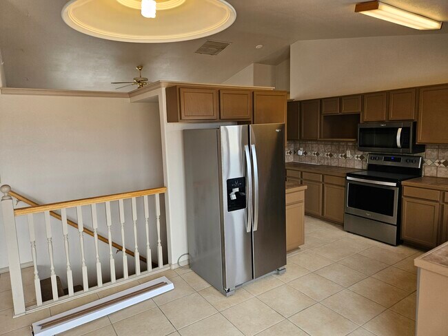 Building Photo - 126 High Meadows Ter