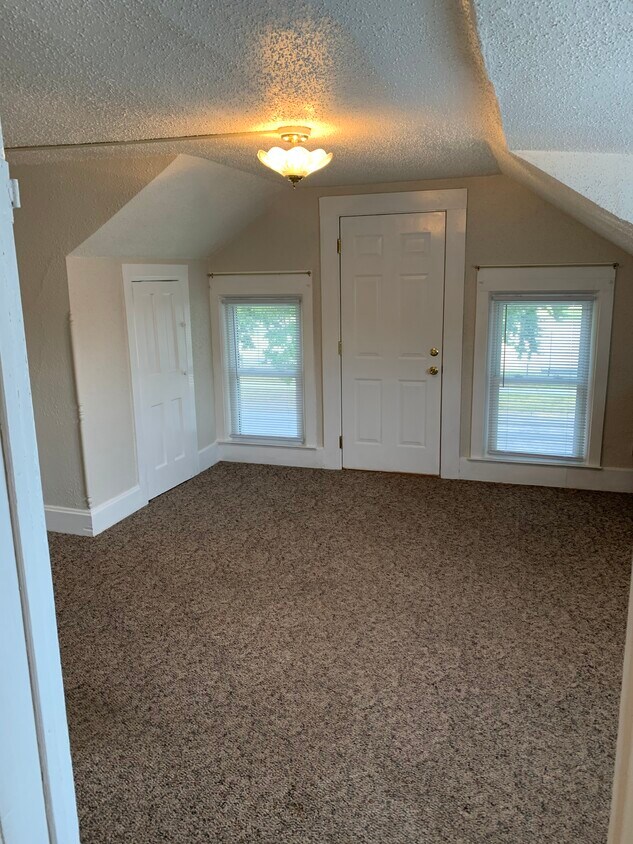 Living Room - 609 Charles St