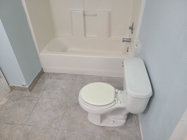 Foto del edificio - Room for rent. Bedroom and bathroom privat...