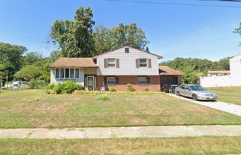 Building Photo - 13 Cornell Rd