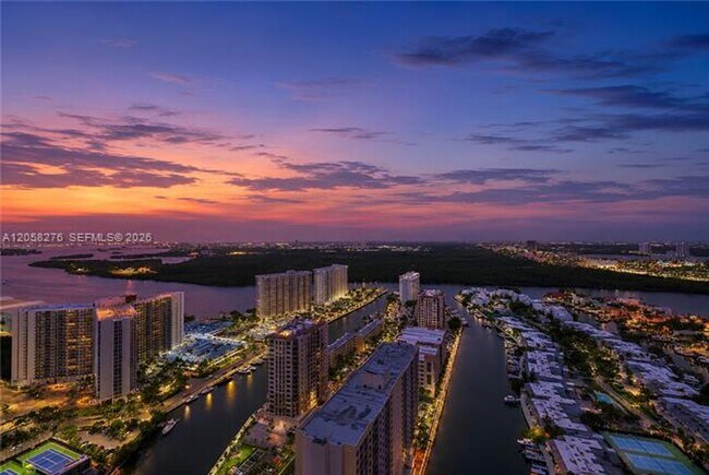 Building Photo - 16001 Collins Ave