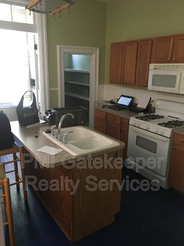 Photo - 2231 Victor St House