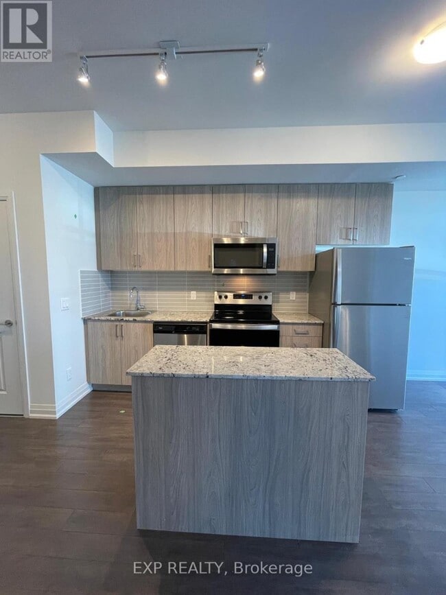 Building Photo - 10 Meadowglen Pl