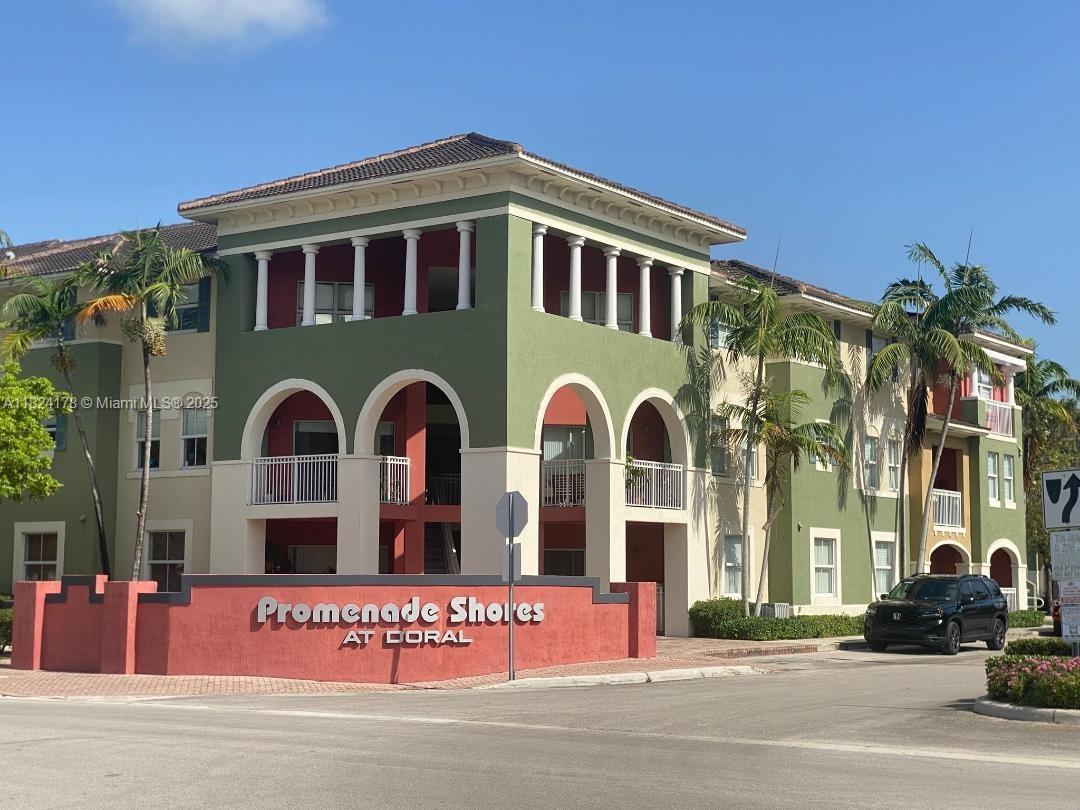 Foto principal - 10902 NW 83rd St