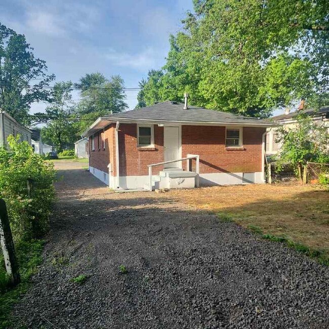 Building Photo - 313 Inverness Ave