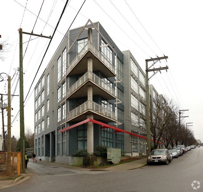 Building Photo - The Artiste