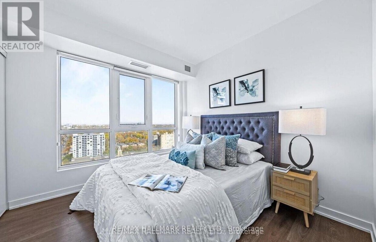 Building Photo - 501 St Clair Ave W