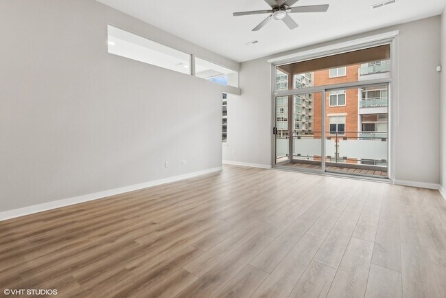 Building Photo - 939 W Madison St