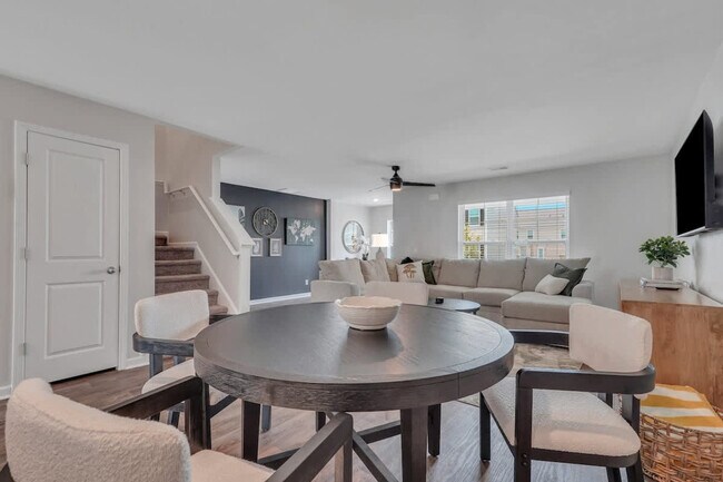 Building Photo - 315 Dogwood Cir