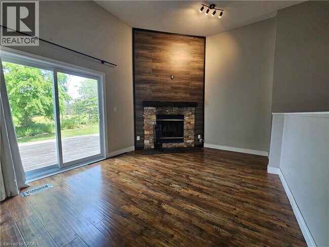Photo du bâtiment - 589 Beechwood Dr
