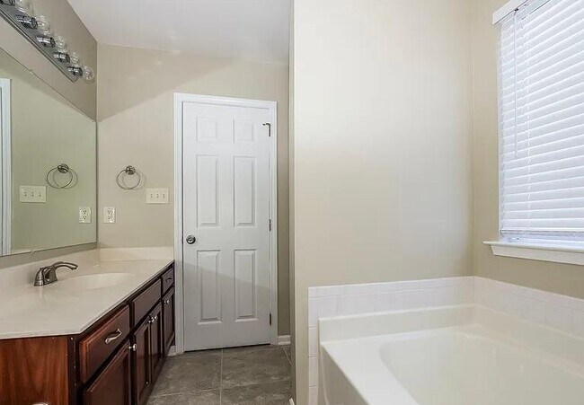 Foto del edificio - 3501 Braefield Dr