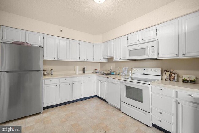 Foto del edificio - 3709 S George Mason Dr