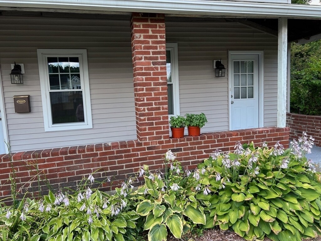 Primary Photo - 5 Tibbetts St