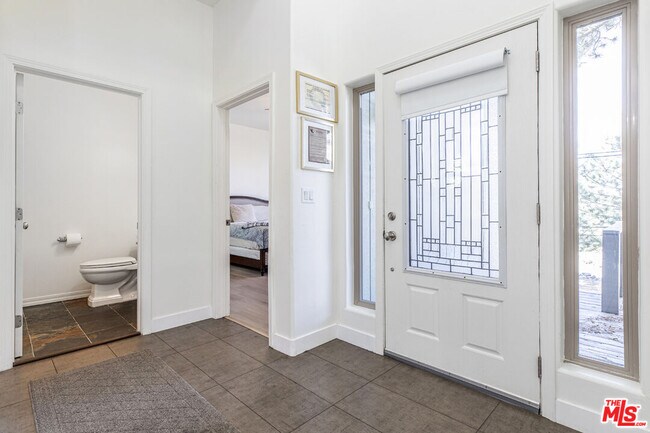 Foto del edificio - 1712 Woodland Dr