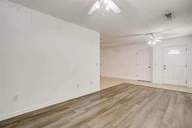 Building Photo - 208 N Val Verde