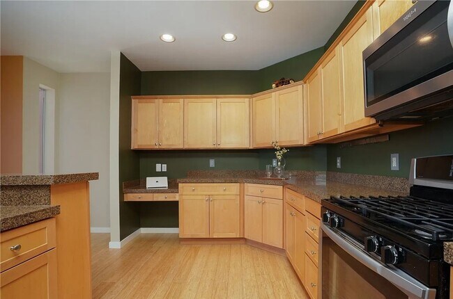 Foto del edificio - Modern Townhome in the Heart of Downtown T...