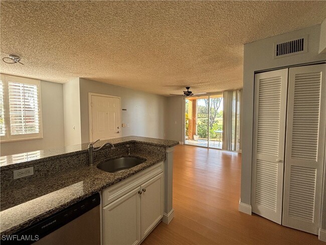 Foto del edificio - 1170 Wildwood Lakes Blvd