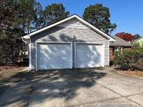 Building Photo - 732 Rim Rd