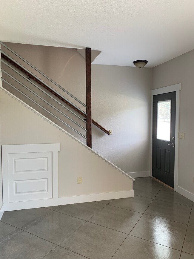 Living Room - 505 W Benton St