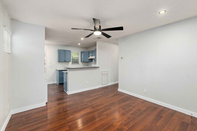 Foto del edificio - 2928 E 12th St