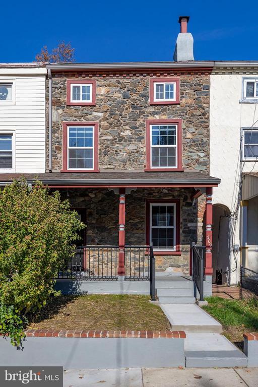 Primary Photo - 309 W Chestnut St