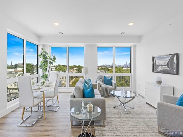 Foto principal - 503 Hackensack St