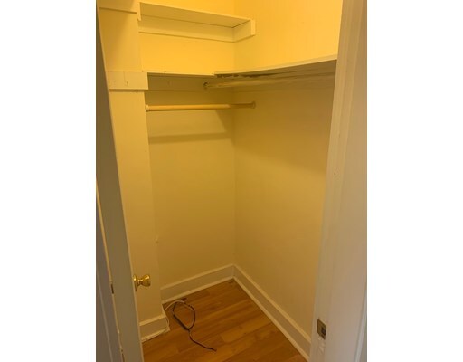 Building Photo - 372 Marlborough St