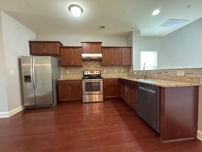 Foto del edificio - Modern End-Unit Townhome in the Heart of Old Hickory, Wilson County!