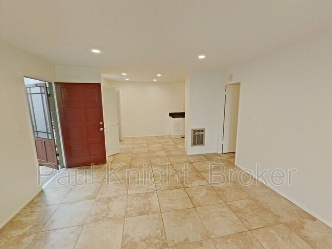 Building Photo - 5510 Armitos Ave