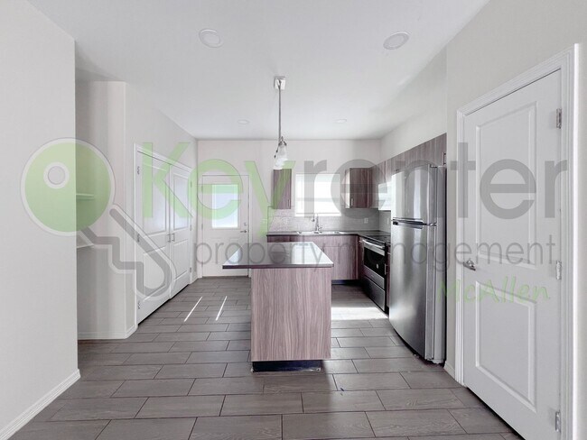 Foto del edificio - 3B/2B Gated Community, Pet friendly- Edinb...
