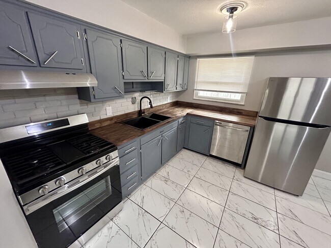 Foto del edificio - 5148 Fullerton Dr