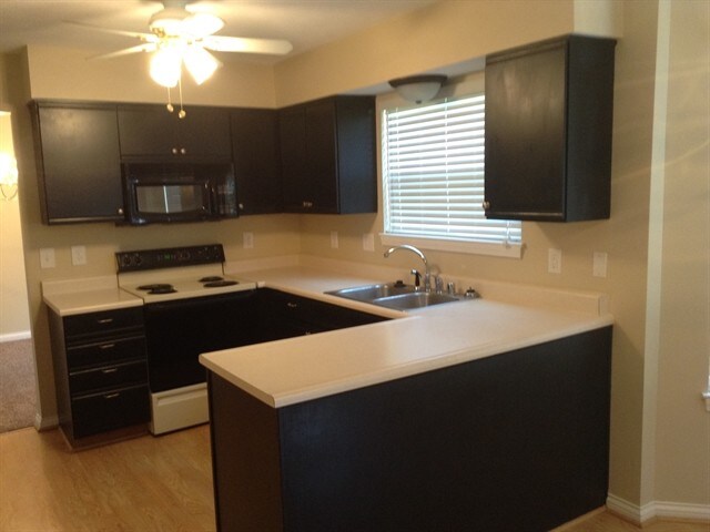 Foto del edificio - 8428 Stratford Ct
