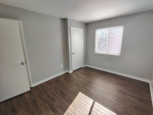 Foto del edificio - 600 Reusens Rd