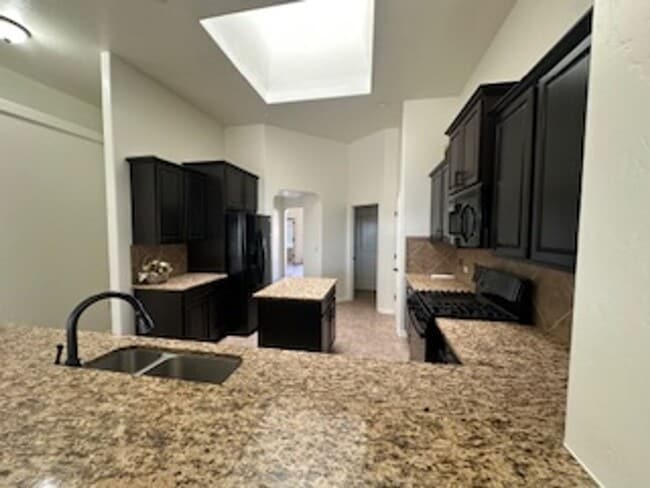 Building Photo - 4715 Zeno Pl