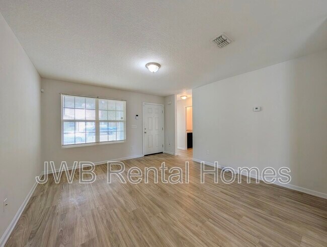 Foto del edificio - 1538 7th St W