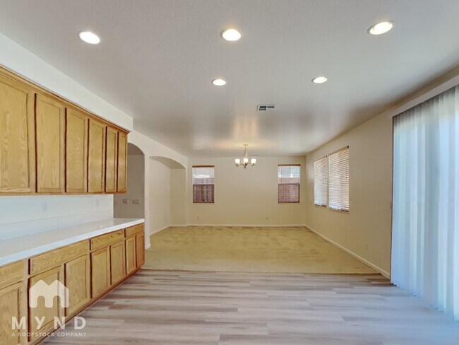 Foto del edificio - 9359 Lost Springs Ct
