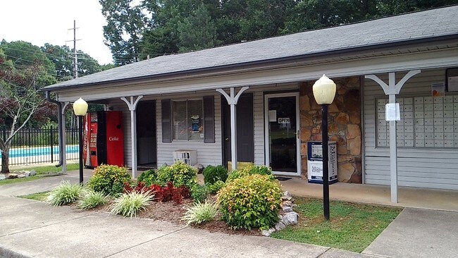 Building Photo - 190 Shelton Rd
