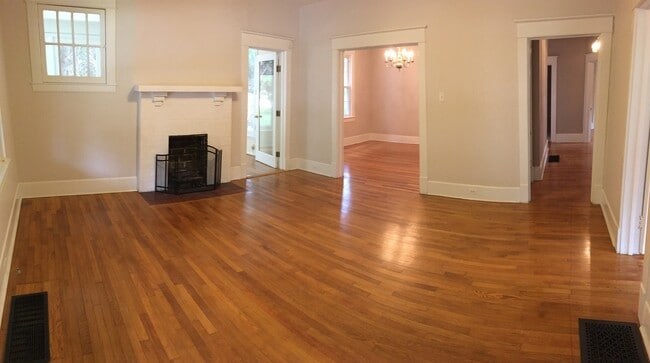 Building Photo - 307 Perry St