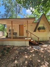 Building Photo - 16443 Piper Ln