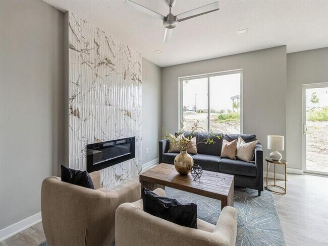 Foto del edificio - 15570 Rocklyn Place