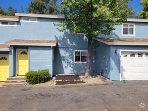 Building Photo - 3312 La Canada Dr