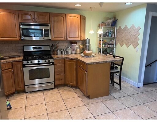 Foto del edificio - 88 Massasoit Ave