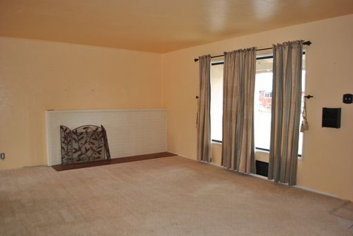 Primary Photo - Cozy Home