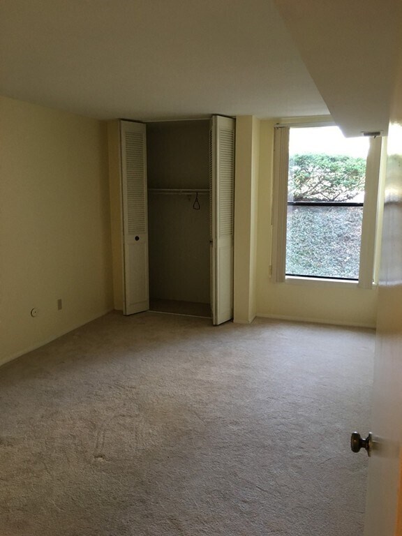 Foto del edificio - 46 Shrewsbury Green Dr