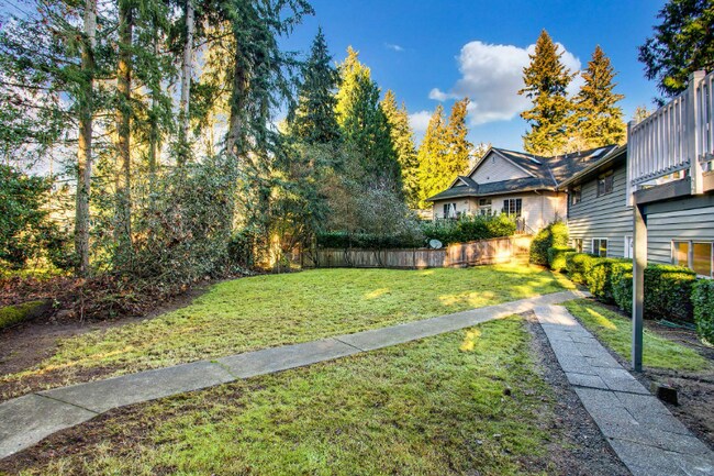 Foto del edificio - 649 130th Ave NE