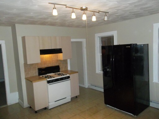 Building Photo - 104 Potters Ave