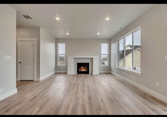 Foto del edificio - 1579 W 2100 S