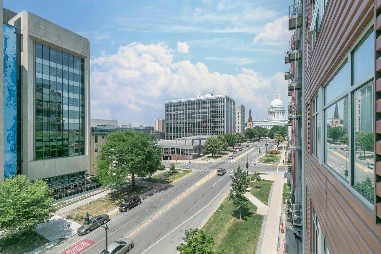 Primary Photo - 309 W Washington Ave