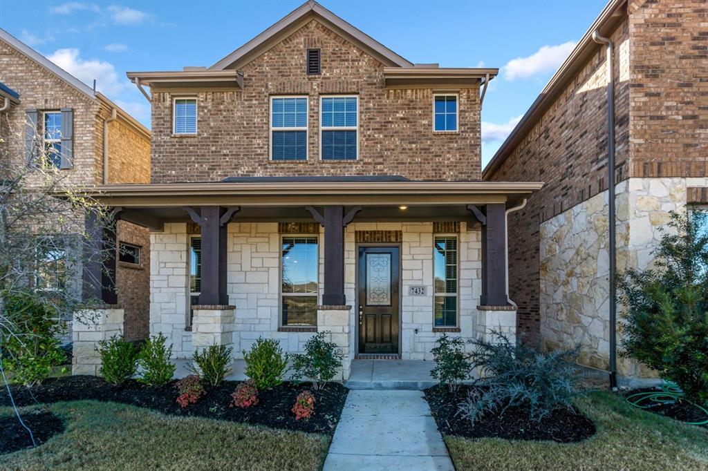 Foto principal - 7432 Palisades Dr