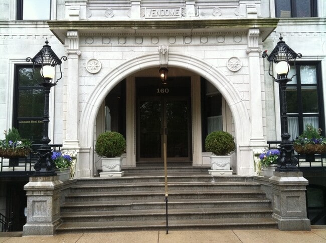 Building Photo - 160 Commonwealth Ave